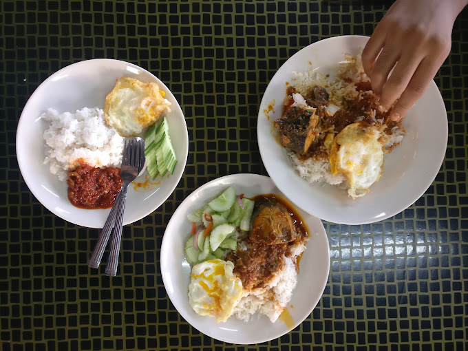 Makan Tengahari di Maran