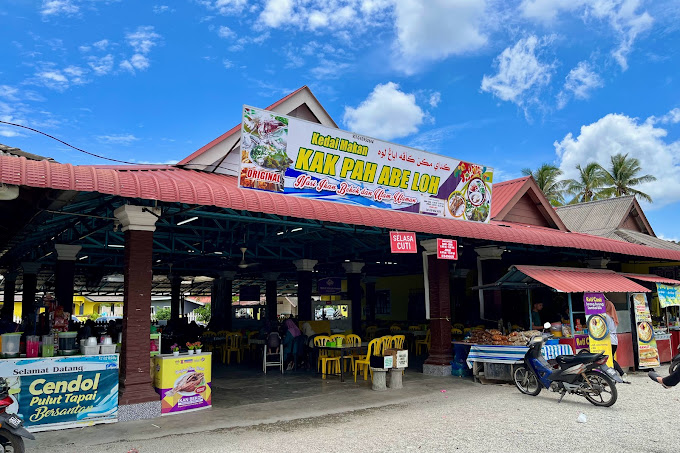 Makan Tengahari di Tumpat