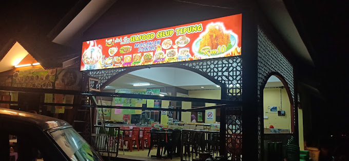 Makan Tengahari di Tumpat