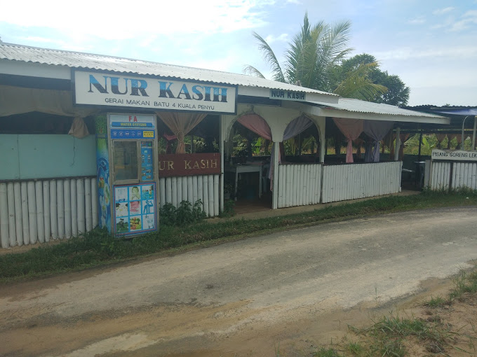 Makan Malam di Kuala Penyu