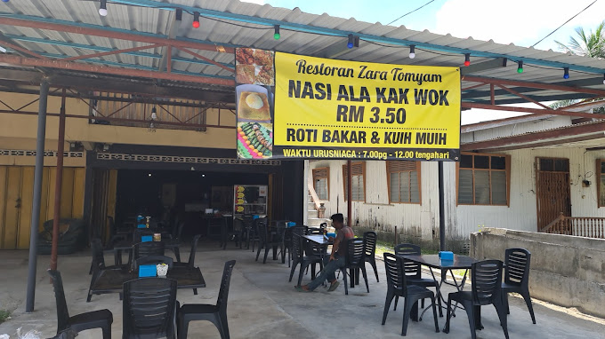 Makan Tengahari di Pasir Mas