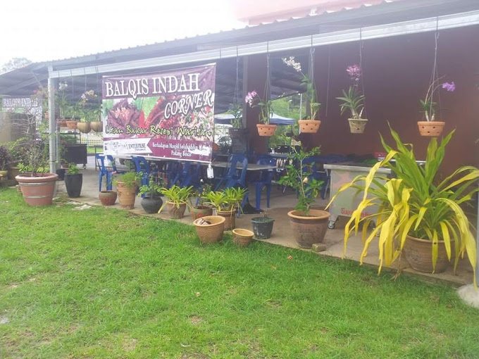 Makan Tengahari di Padang Besar