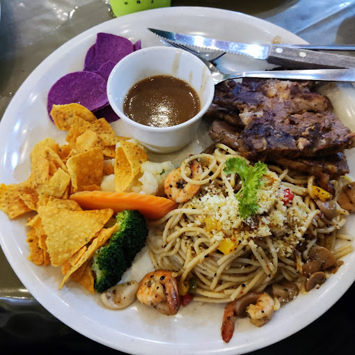 Makan Malam di Bukit Tengah