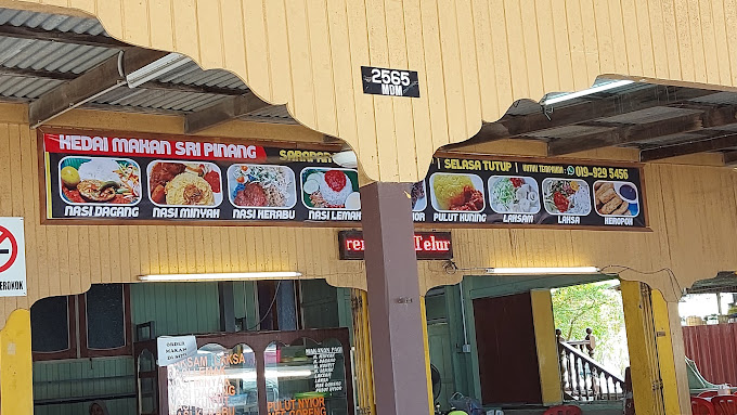 Makan Tengahari di Marang