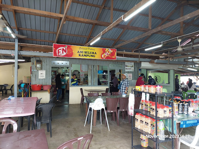 Makan Tengahari di Kemaman