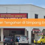 Makan Tengahari di Simpang Empat