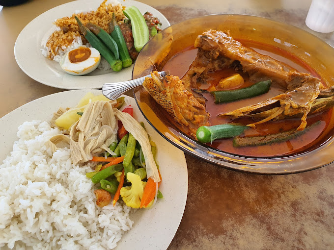 Makan Tengahari di Bukit Tengah