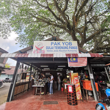 Makan Tengahari di Simpang Empat