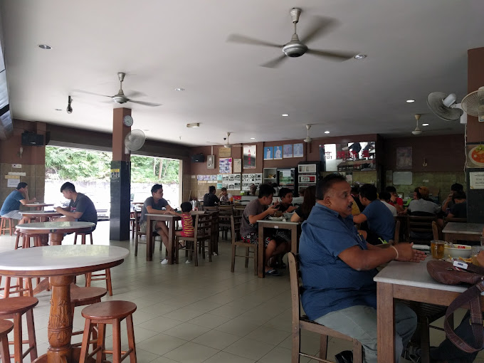 Makan Tengahari di Raub