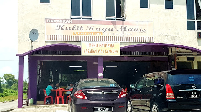 Makan Tengahari di Port Dickson