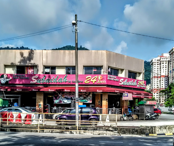 Makan Tengahari di Sungai Dua