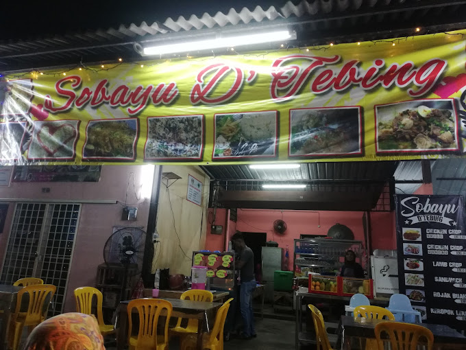 Makan Tengahari di Maran