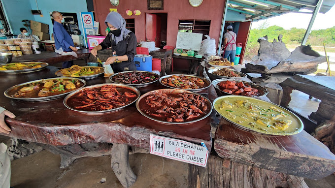 Makan Tengahari di Penanti