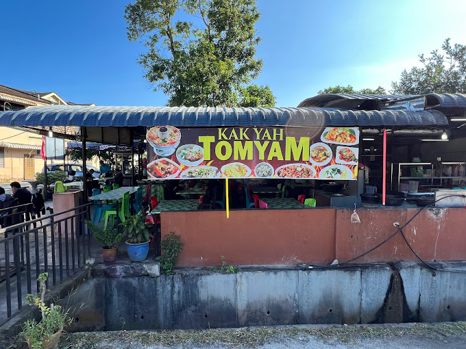 Makan Tengahari di Balik Pulau