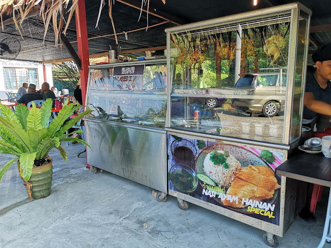 Makan Tengahari di Rembau