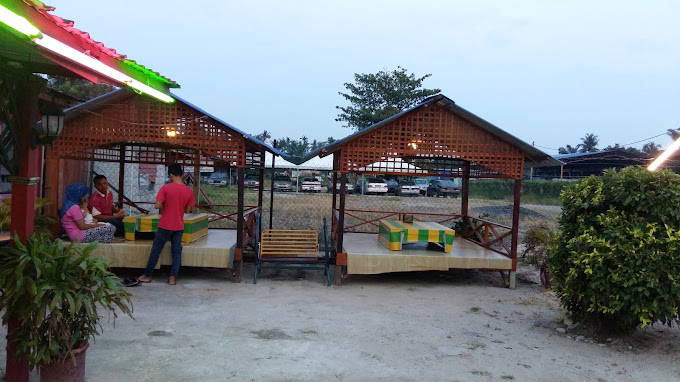 Makan Malam di Kuala Langat