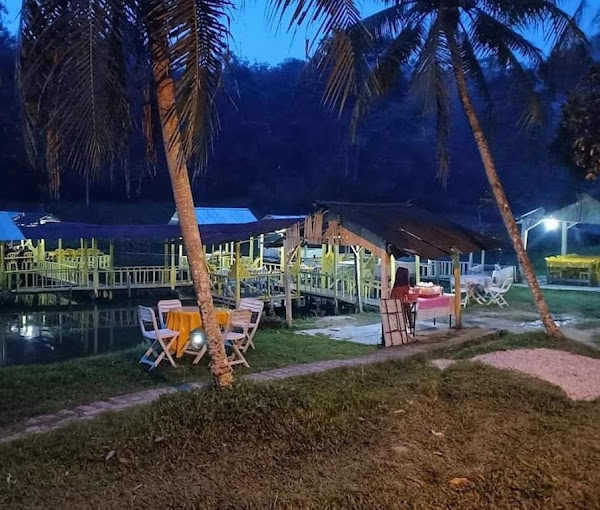 Makan Malam di Hulu Langat