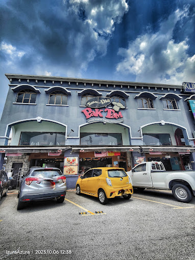 Makan Malam di Gombak