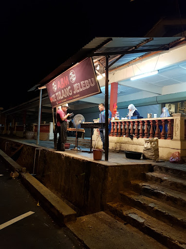 Makan Malam di Jelebu