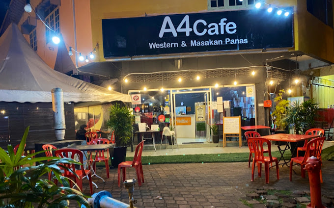 Makan Malam di Pekan