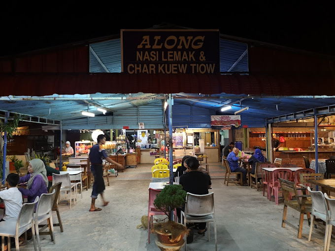 Makan Malam di Teluk Intan