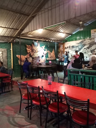 Makan Malam di Batu Gajah