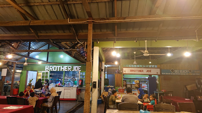 Makan Malam di Mersing