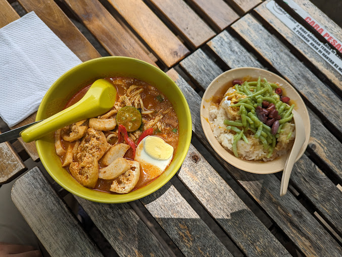 Makan Malam di Petaling