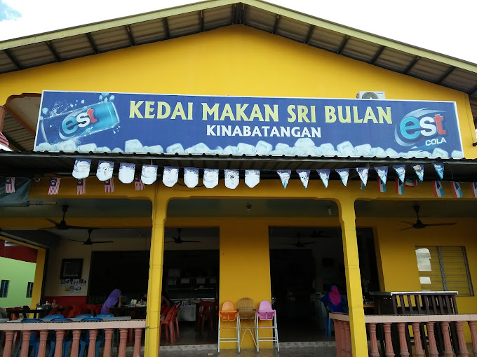 Makan Malam di Kinabatangan