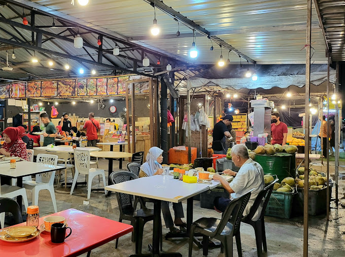 Makan Malam di Batu