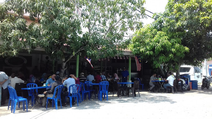 Makan Malam di Bagan Datuk