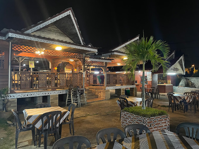 Makan Malam di Port Dickson