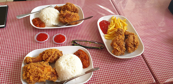 Makan Malam di Kuala Penyu