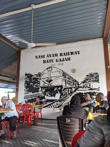 Makan Malam di Batu Gajah