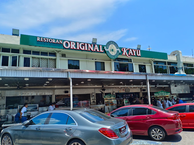 Makan Malam di Bayan Lepas