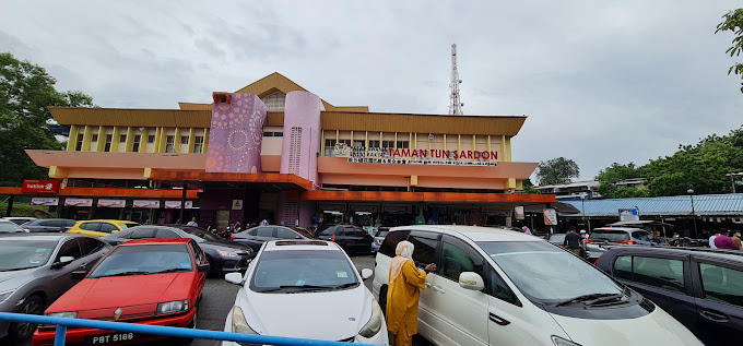 Makan Malam di Gelugor