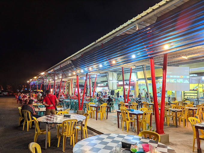 Makan Malam di Mukah