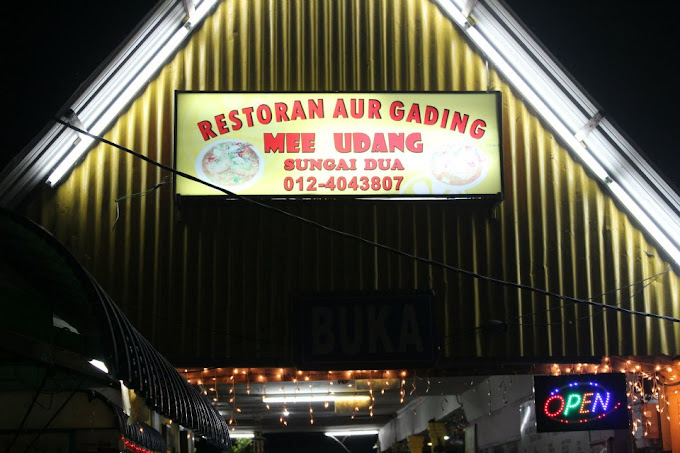 Makan Malam di Sungai Dua