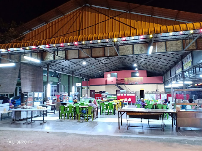 Makan Malam di Besut