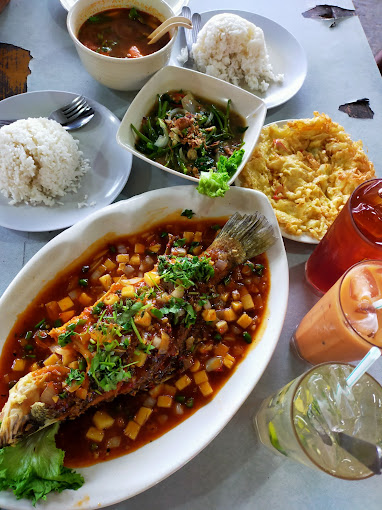 Makan Malam di Sabak Bernam