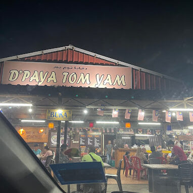 Makan Malam di Tanah Merah