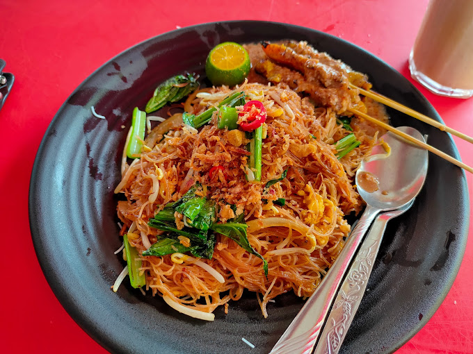 Makan Malam di Bintulu