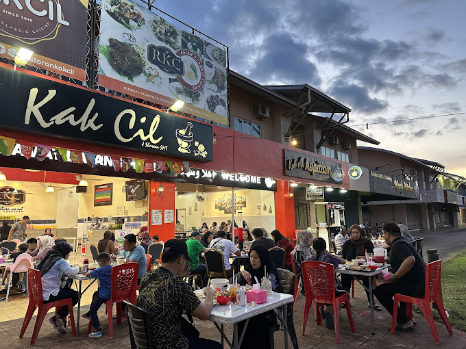 Makan Malam di Sandakan