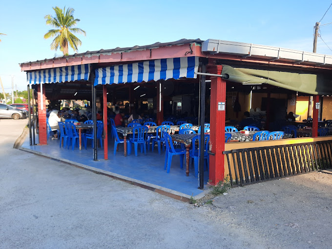 Makan Malam di Kuantan