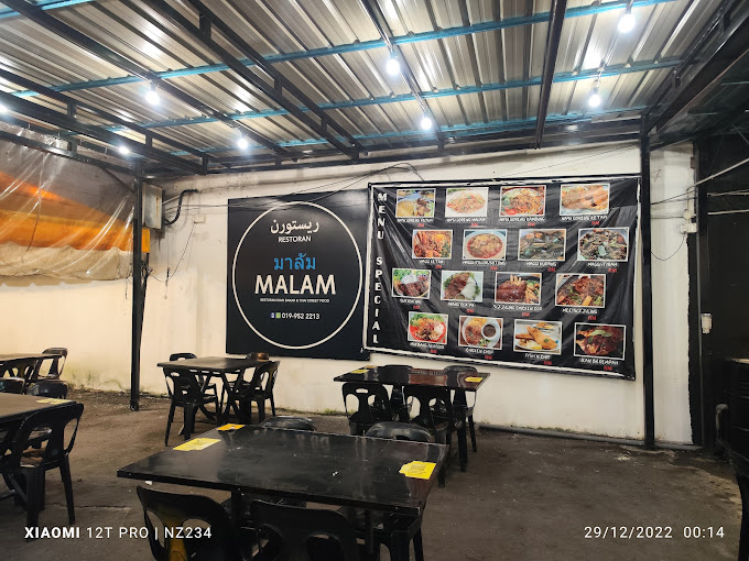 Makan Malam di Kota Bharu