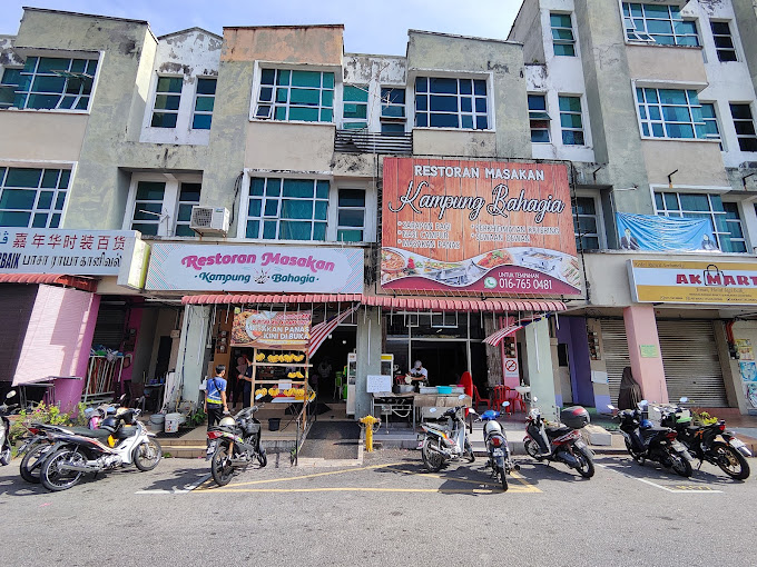 Makan Malam di Teluk Intan