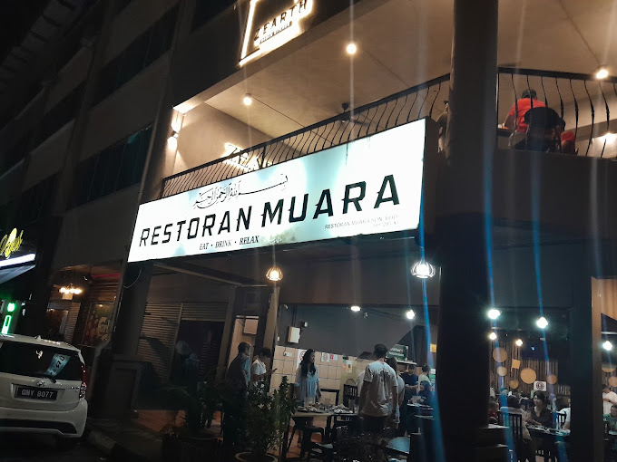 Makan Malam di Miri