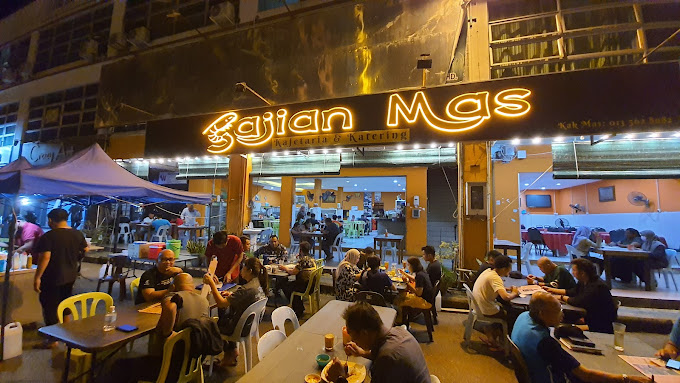 Makan Malam di Bintulu