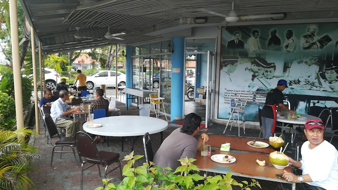 Makan Malam di Labuan