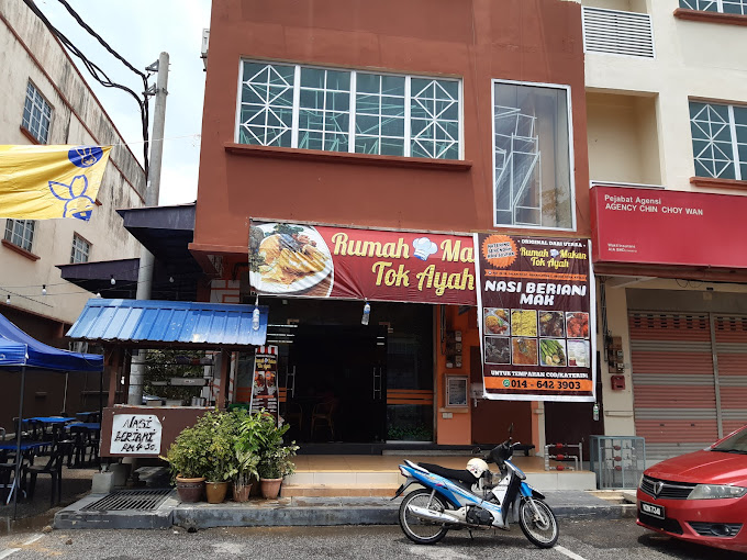 Makan Malam di Kubang Pasu